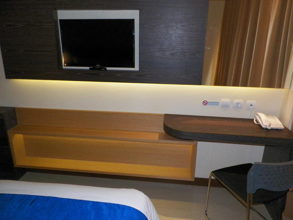 Aveon Express Hotel By Daphna International Yogyakarta Ngoại thất bức ảnh