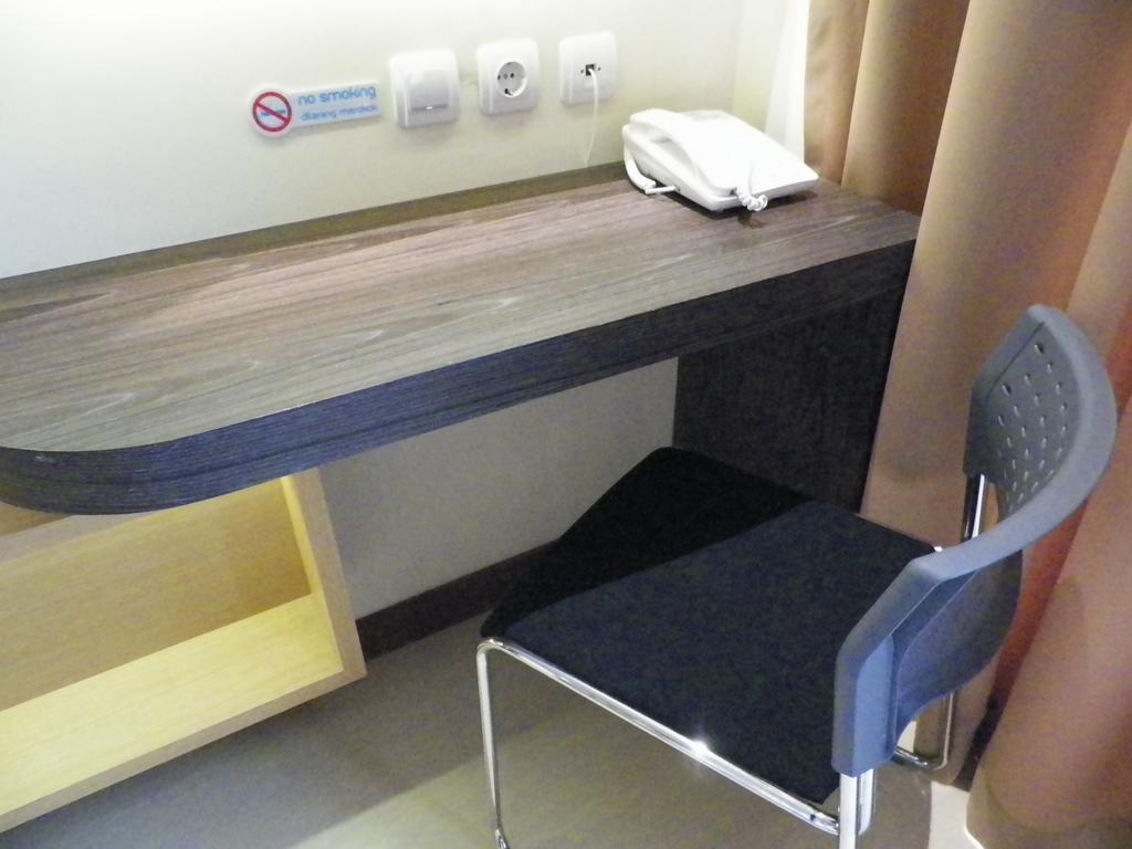 Aveon Express Hotel By Daphna International Yogyakarta Ngoại thất bức ảnh