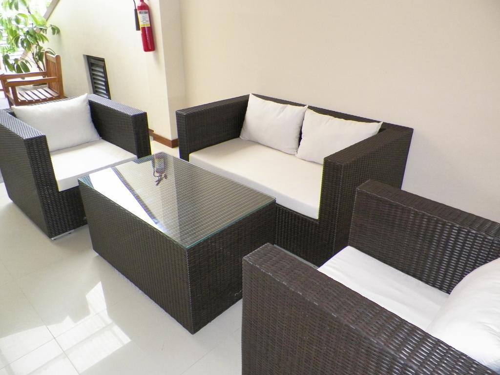 Aveon Express Hotel By Daphna International Yogyakarta Ngoại thất bức ảnh