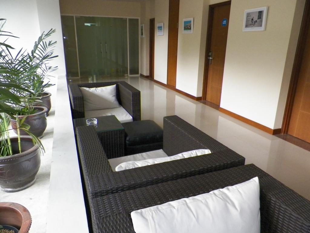 Aveon Express Hotel By Daphna International Yogyakarta Ngoại thất bức ảnh