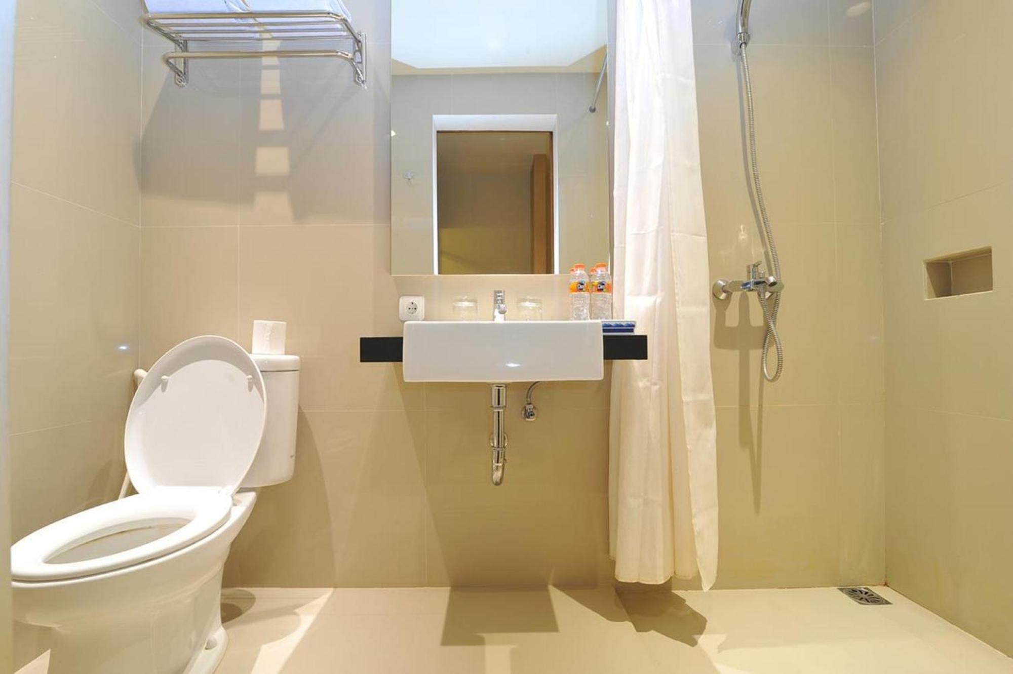 Aveon Express Hotel By Daphna International Yogyakarta Ngoại thất bức ảnh