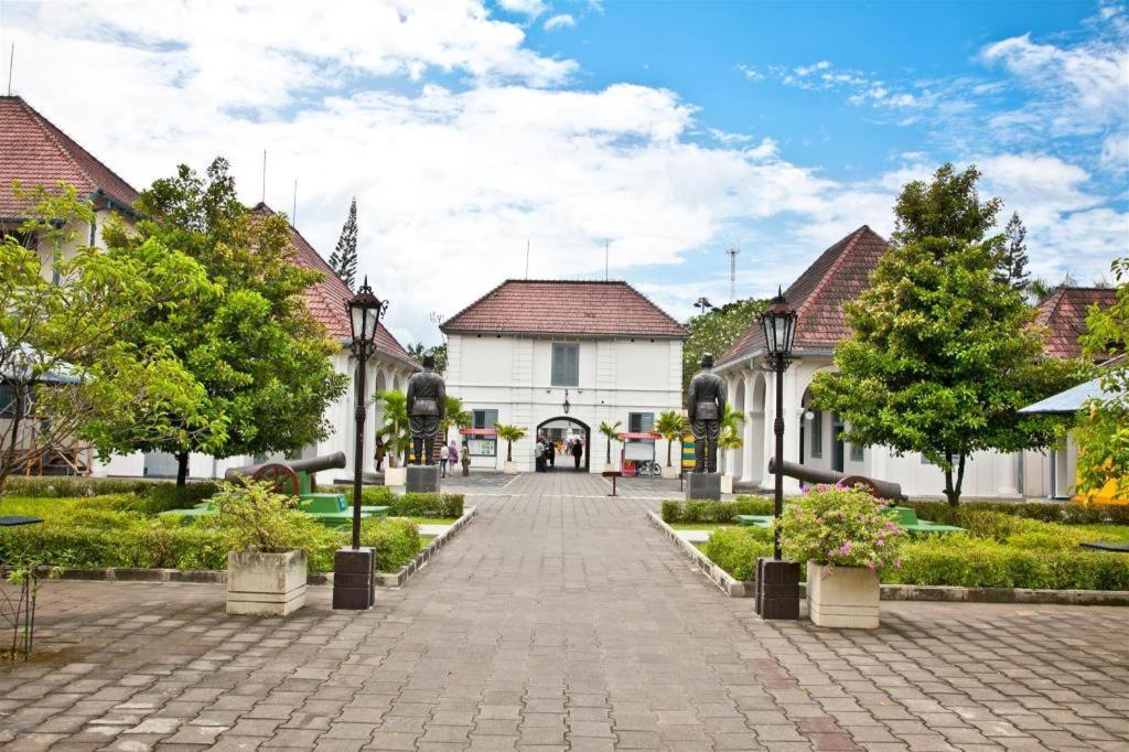 Aveon Express Hotel By Daphna International Yogyakarta Ngoại thất bức ảnh