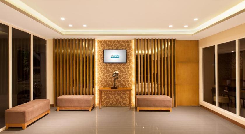 Aveon Express Hotel By Daphna International Yogyakarta Ngoại thất bức ảnh