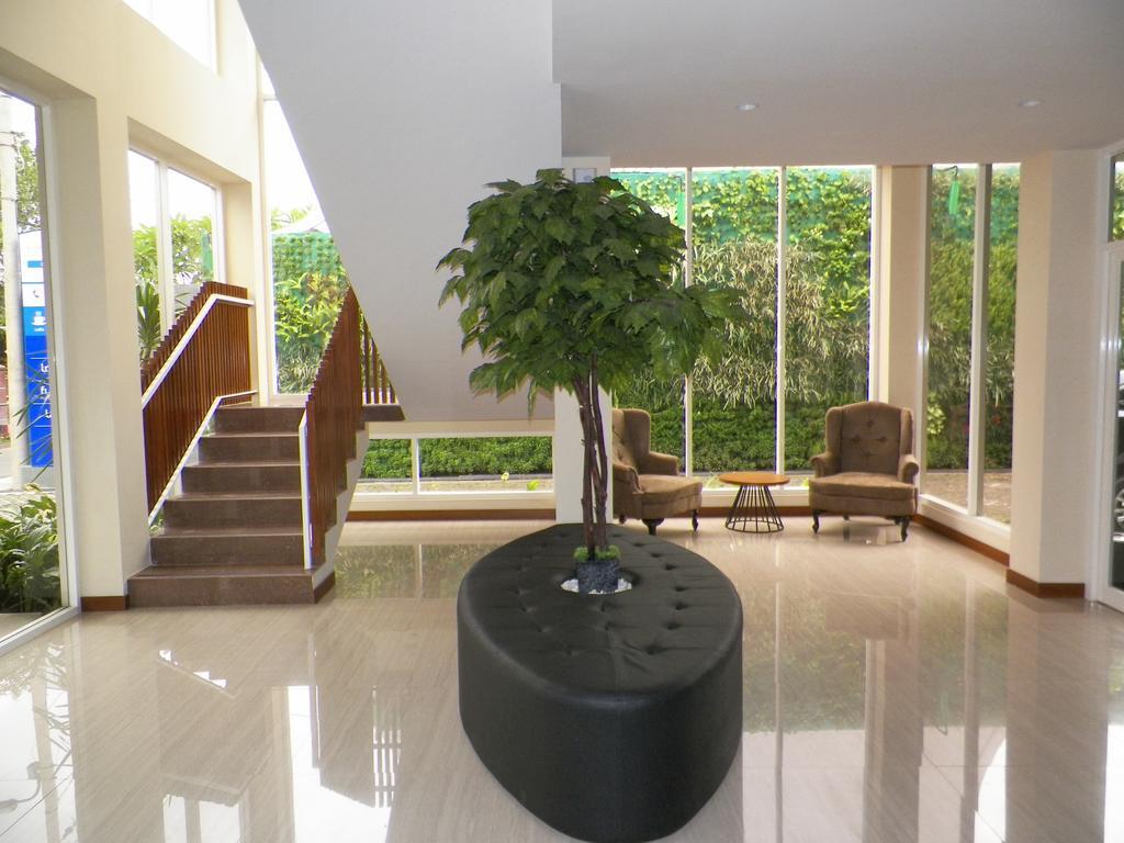 Aveon Express Hotel By Daphna International Yogyakarta Ngoại thất bức ảnh