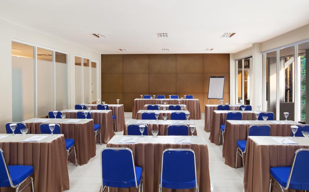 Aveon Express Hotel By Daphna International Yogyakarta Ngoại thất bức ảnh