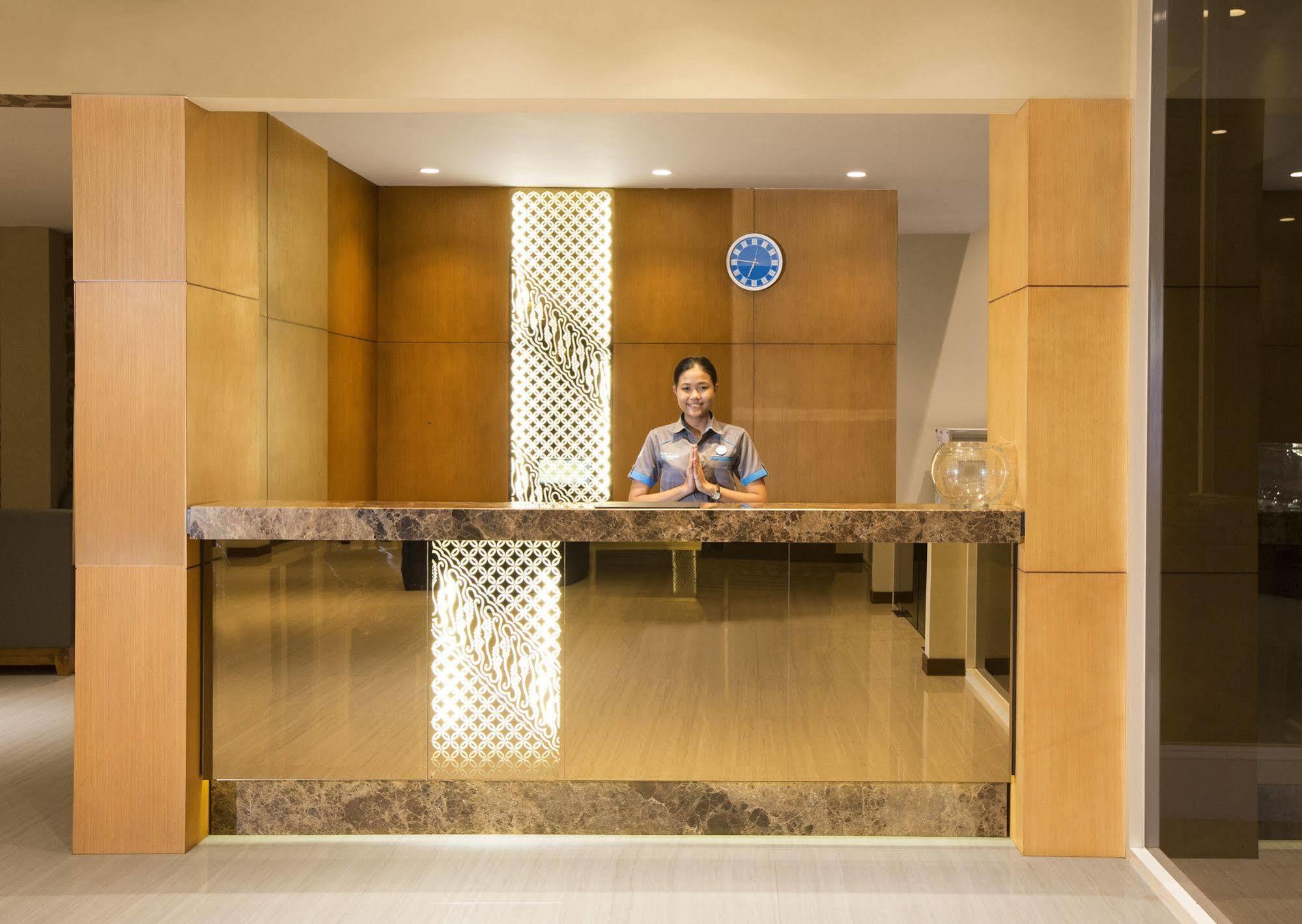 Aveon Express Hotel By Daphna International Yogyakarta Ngoại thất bức ảnh